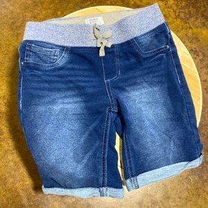 Crown & Ivy jean shorts size 10